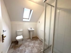 Ensuite- click for photo gallery